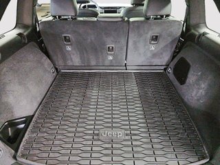 2025 Jeep Grand Cherokee Overland in Sherbrooke, Quebec - 6 - w320h240cpx