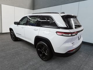 2026 Jeep Grand Cherokee ALTITUDE in St-Jean-Sur-Richelieu, Quebec - 4 - w320h240cpx