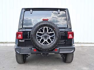 Jeep WRANGLER 4-Door SAHARA 2024 à St-Jean-Sur-Richelieu, Québec - 6 - w320h240cpx