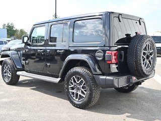 Jeep WRANGLER 4-Door SAHARA 2024 à St-Jean-Sur-Richelieu, Québec - 2 - w320h240cpx