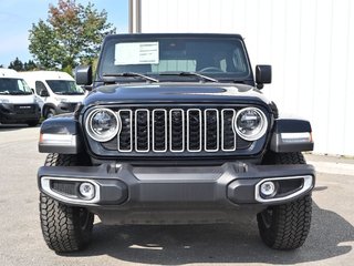 Jeep WRANGLER 4-Door SAHARA 2024 à St-Jean-Sur-Richelieu, Québec - 4 - w320h240cpx