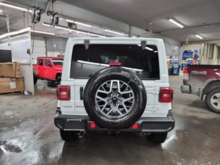 2025 Jeep WRANGLER 4-Door SAHARA in Sherbrooke, Quebec - 3 - w320h240cpx