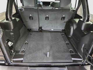 2025 Jeep WRANGLER 4-Door SAHARA in Sherbrooke, Quebec - 6 - w320h240cpx