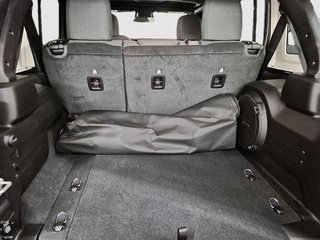 2025 Jeep Wrangler 4-Door SAHARA in Sherbrooke, Quebec - 6 - w320h240cpx