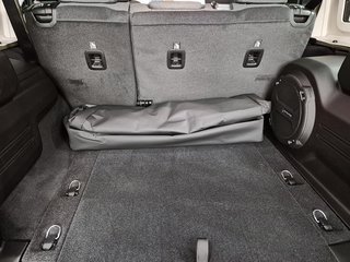 Jeep Wrangler 4-Door WILLYS 2026 à Sherbrooke, Québec - 6 - w320h240cpx