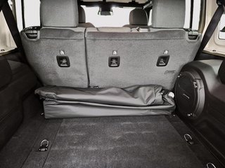 Jeep Wrangler 4-Door SPORT S 2026 à St-Jean-Sur-Richelieu, Québec - 6 - w320h240cpx