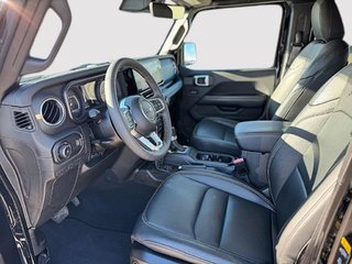 Jeep Wrangler SAHARA 4X4 // TEMPS FROID // 2 TOITS 2024 à Sherbrooke, Québec - 6 - w320h240cpx