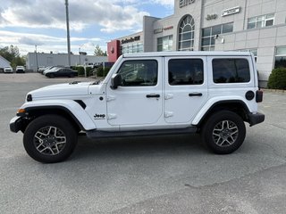 Jeep Wrangler SAHARA 4x4 2025 à Sherbrooke, Québec - 2 - w320h240cpx