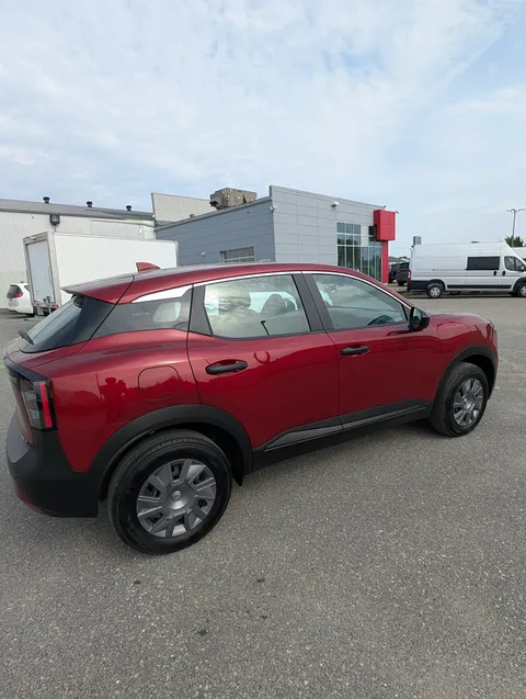 2025 Nissan Kicks S // VUS // TRACTION INTÉGRALE in Sherbrooke, Quebec - 6 - w320h240cpx
