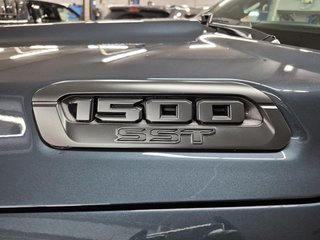 2025 Ram 1500 WARLOCK in Sherbrooke, Quebec - 6 - w320h240cpx