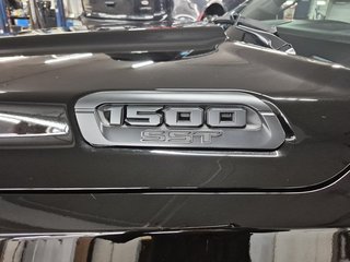 2025 Ram 1500 TRADESMAN in St-Jean-Sur-Richelieu, Quebec - 6 - w320h240cpx
