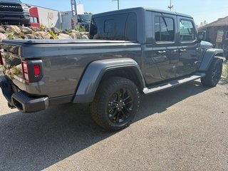 Jeep Gladiator NightHawk 2024 à Mont-Tremblant, Québec - 2 - w320h240cpx