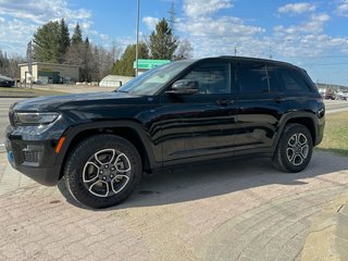 2023  Grand Cherokee 4xe TRAILHAWK 4xe in Mont-Tremblant, Quebec - 3 - w320h240cpx