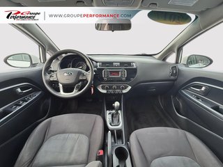 Kia Rio 5-door LX+ 2017 à Mont-Tremblant, Québec - 6 - w320h240cpx