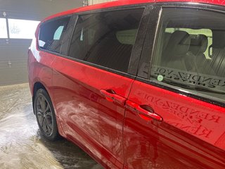 Chrysler Pacifica SELECT AWD 2026 à Grand-Sault et Edmunston, Nouveau-Brunswick - 4 - w320h240cpx