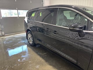 Chrysler Pacifica SELECT AWD 2027 à Grand-Sault et Edmunston, Nouveau-Brunswick - 4 - w320h240cpx