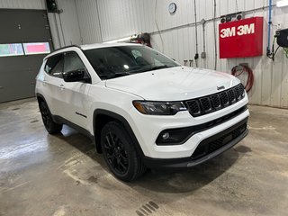 2025 Jeep Compass ALTITUDE in Grand-Sault and Edmunston, New Brunswick - 3 - w320h240cpx
