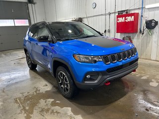 2026 Jeep Compass TRAILHAWK in Grand-Sault and Edmunston, New Brunswick - 3 - w320h240cpx