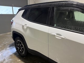 2026 Jeep Compass TRAILHAWK in Grand-Sault and Edmunston, New Brunswick - 4 - w320h240cpx