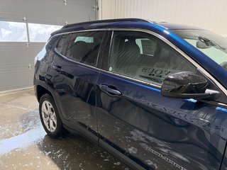 2026 Jeep Compass NORTH in Grand-Sault and Edmunston, New Brunswick - 4 - w320h240cpx