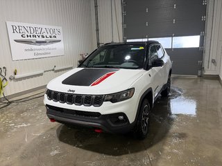 Jeep Compass TRAILHAWK 2026 à Grand-Sault et Edmunston, Nouveau-Brunswick - 2 - w320h240cpx