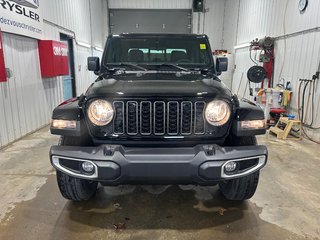2025 Jeep Gladiator SPORT S in Grand-Sault and Edmunston, New Brunswick - 2 - w320h240cpx
