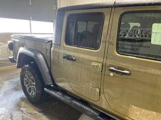 2026 Jeep Gladiator MOJAVE in Grand-Sault and Edmunston, New Brunswick - 4 - w320h240cpx