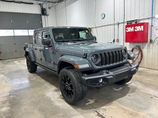 Jeep Gladiator NIGHTHAWK 2026 à Grand-Sault et Edmunston, Nouveau-Brunswick - 3 - w320h240cpx