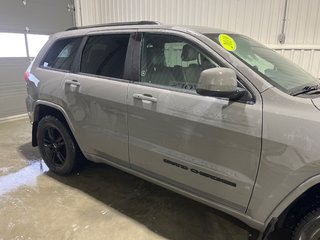 2019 Jeep GRAND CHEROKEE LAREDO/ALT Altitude in Grand-Sault and Edmunston, New Brunswick - 4 - w320h240cpx