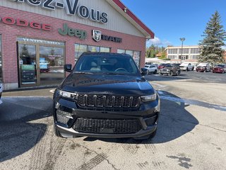 2024  Grand Cherokee ALTITUDE in Grand-Sault and Edmunston, New Brunswick - 2 - w320h240cpx