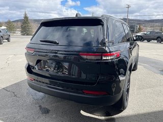 2024  Grand Cherokee ALTITUDE in Grand-Sault and Edmunston, New Brunswick - 4 - w320h240cpx