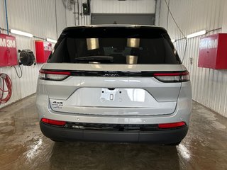 2024  Grand Cherokee ALTITUDE in Grand-Sault and Edmunston, New Brunswick - 5 - w320h240cpx