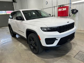 2024  Grand Cherokee ALTITUDE in Grand-Sault and Edmunston, New Brunswick - 3 - w320h240cpx