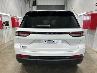 2024  Grand Cherokee ALTITUDE in Grand-Sault and Edmunston, New Brunswick - 5 - w320h240cpx