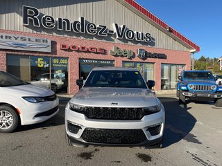 2025  Grand Cherokee LIMITED in Grand-Sault and Edmunston, New Brunswick - 2 - w320h240cpx