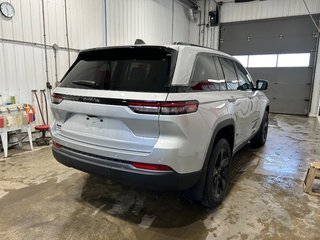 2026 Jeep Grand Cherokee ALTITUDE in Grand-Sault and Edmunston, New Brunswick - 4 - w320h240cpx