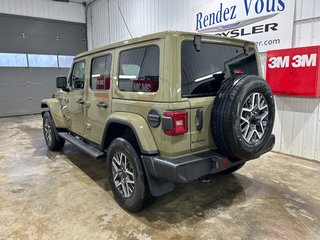 Jeep Wrangler 4-Door SAHARA 2026 à Grand-Sault et Edmunston, Nouveau-Brunswick - 6 - w320h240cpx
