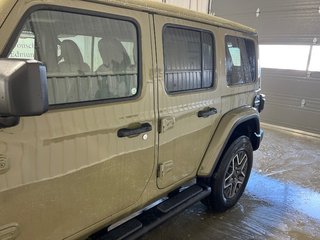 2026 Jeep Wrangler 4-Door SAHARA in Grand-Sault and Edmunston, New Brunswick - 6 - w320h240cpx