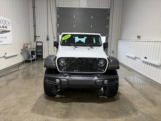 Jeep WRANGLER 4-DOORS SPORT Willys 2024 à Grand-Sault et Edmunston, Nouveau-Brunswick - 2 - w320h240cpx