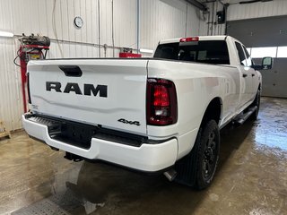 2026 Ram 2500 BLACK EXPRESS in Grand-Sault and Edmunston, New Brunswick - 4 - w320h240cpx