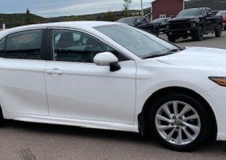 2021  Camry SE in St. John's, Newfoundland and Labrador - 4 - w320h240cpx