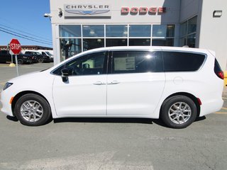 2025 Chrysler Grand Caravan SXT in St. John's, Newfoundland and Labrador - 2 - w320h240cpx