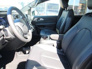 2025 Chrysler Grand Caravan SXT in St. John's, Newfoundland and Labrador - 6 - w320h240cpx