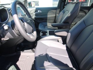2025 Chrysler Pacifica SELECT AWD in St. John's, Newfoundland and Labrador - 6 - w320h240cpx