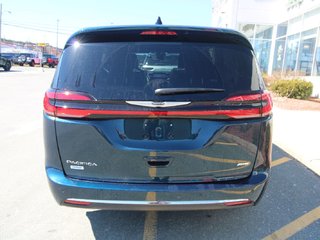 2025 Chrysler Pacifica SELECT AWD in St. John's, Newfoundland and Labrador - 3 - w320h240cpx