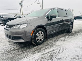 Chrysler PACIFICA LX  2018 à Saint-Georges, Québec - 2 - w320h240cpx