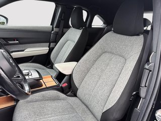 2023 Mazda MX-30 EV GS in Sherbrooke, Quebec - 6 - w320h240cpx