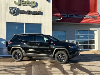 2024  Compass TRAILHAWK in Mont-Tremblant, Quebec - 3 - w320h240cpx