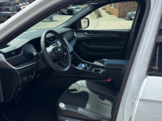 2025 Jeep Grand Cherokee LAREDO ALTITUDE in Mont-Tremblant, Quebec - 6 - w320h240cpx