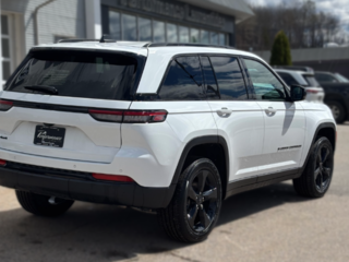 2025 Jeep Grand Cherokee LAREDO ALTITUDE in Mont-Tremblant, Quebec - 3 - w320h240cpx